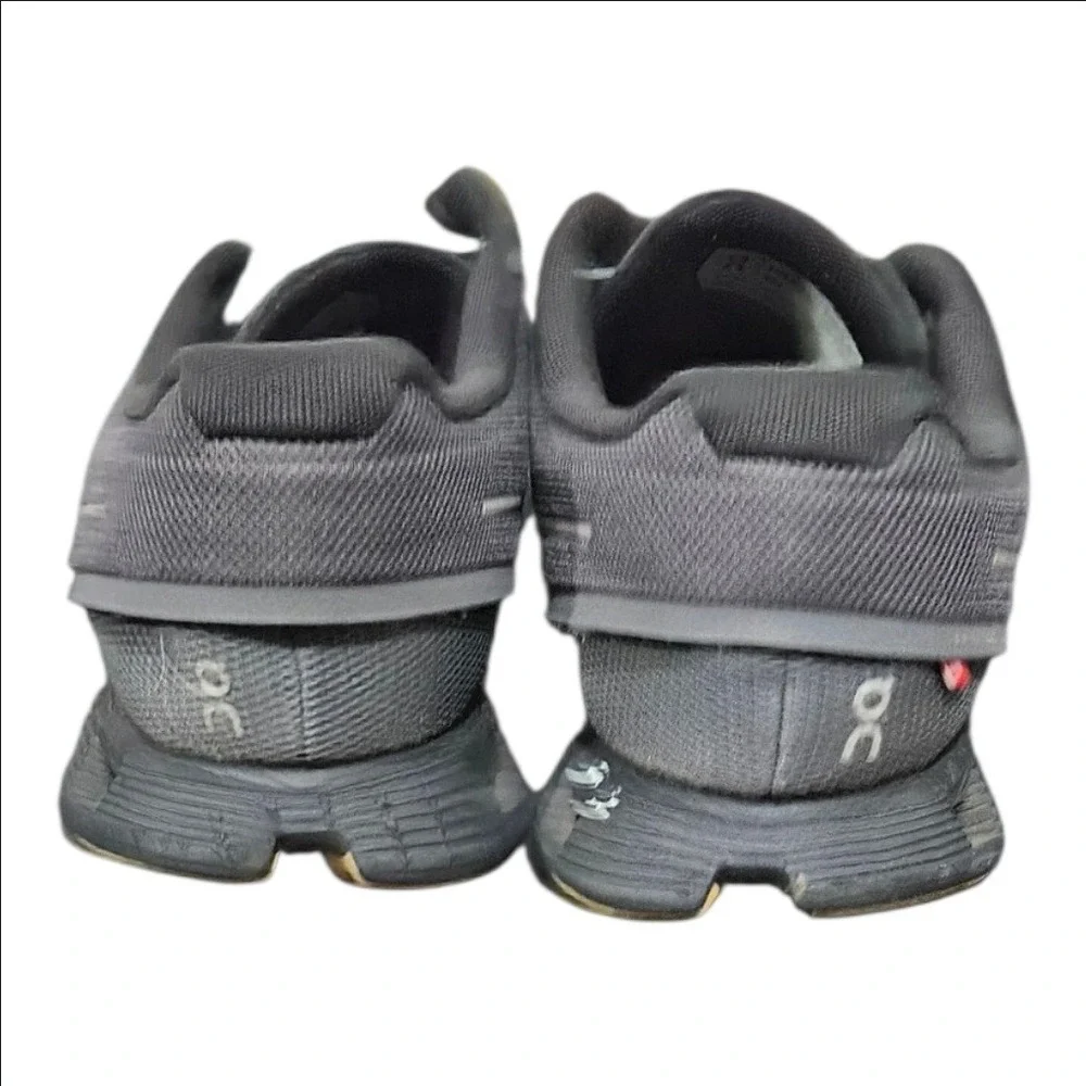 On Running Cloud 5 Shoes Mens 10 Grey Black Yellow Swiss Engineering 59.98166
